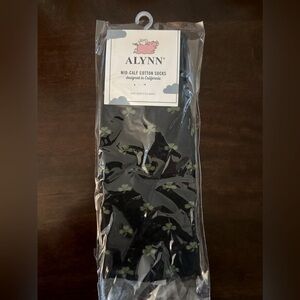 THREE LEAF CLOVER - LUCKY MENS DRESS SOCKS